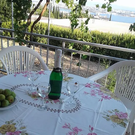 Tor Holiday House Holiday home Kastela