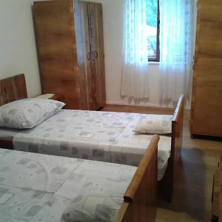 Vikendica Tor Holiday House