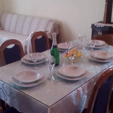 Tor Holiday House * Kastela